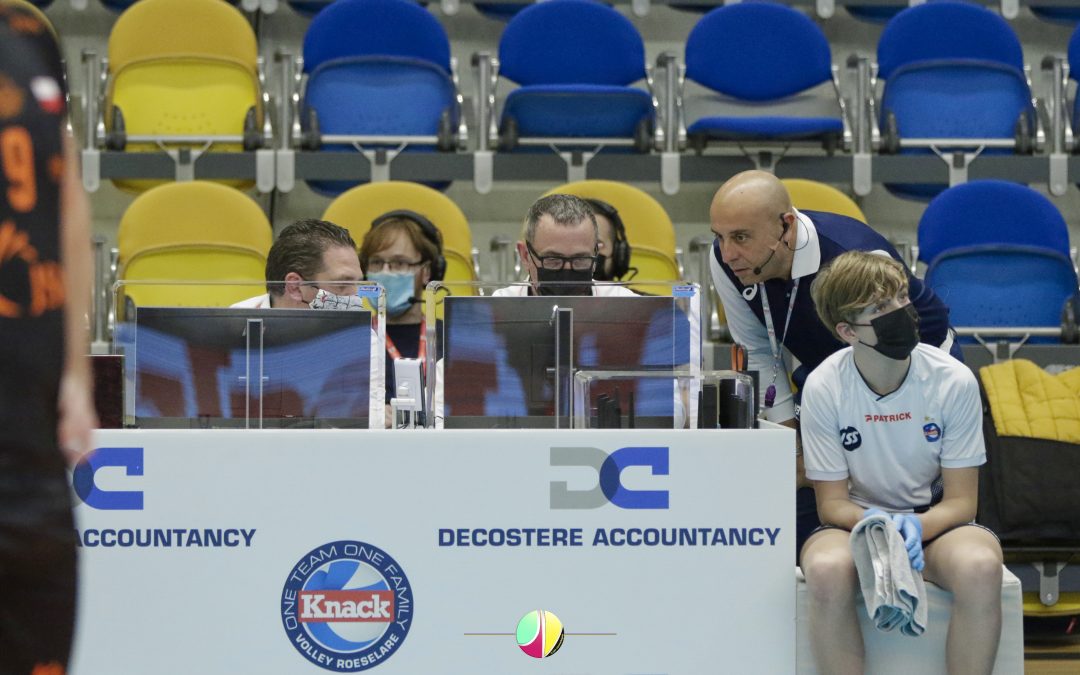 Knack Volley Roeselare purchases AXIWI headsets for referees and Video Challenge